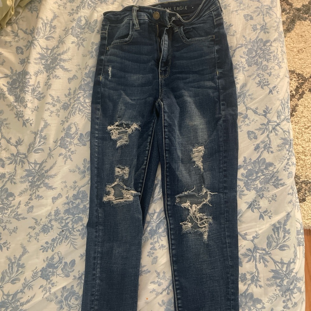 Size 2 American eagle ripped skinny jeans